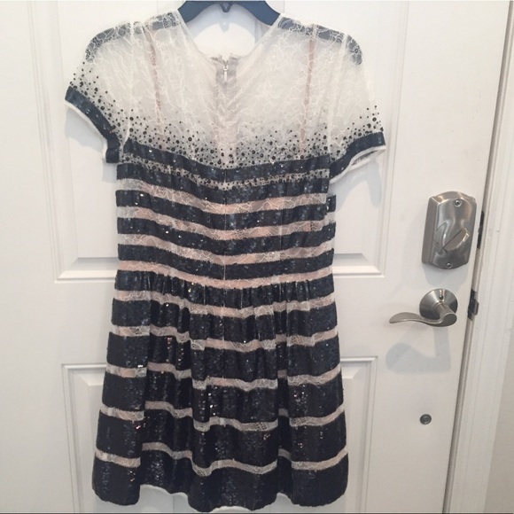 BCBGMAXAZRIA Tasi Dress, Size 10 - Picture 5 of 7